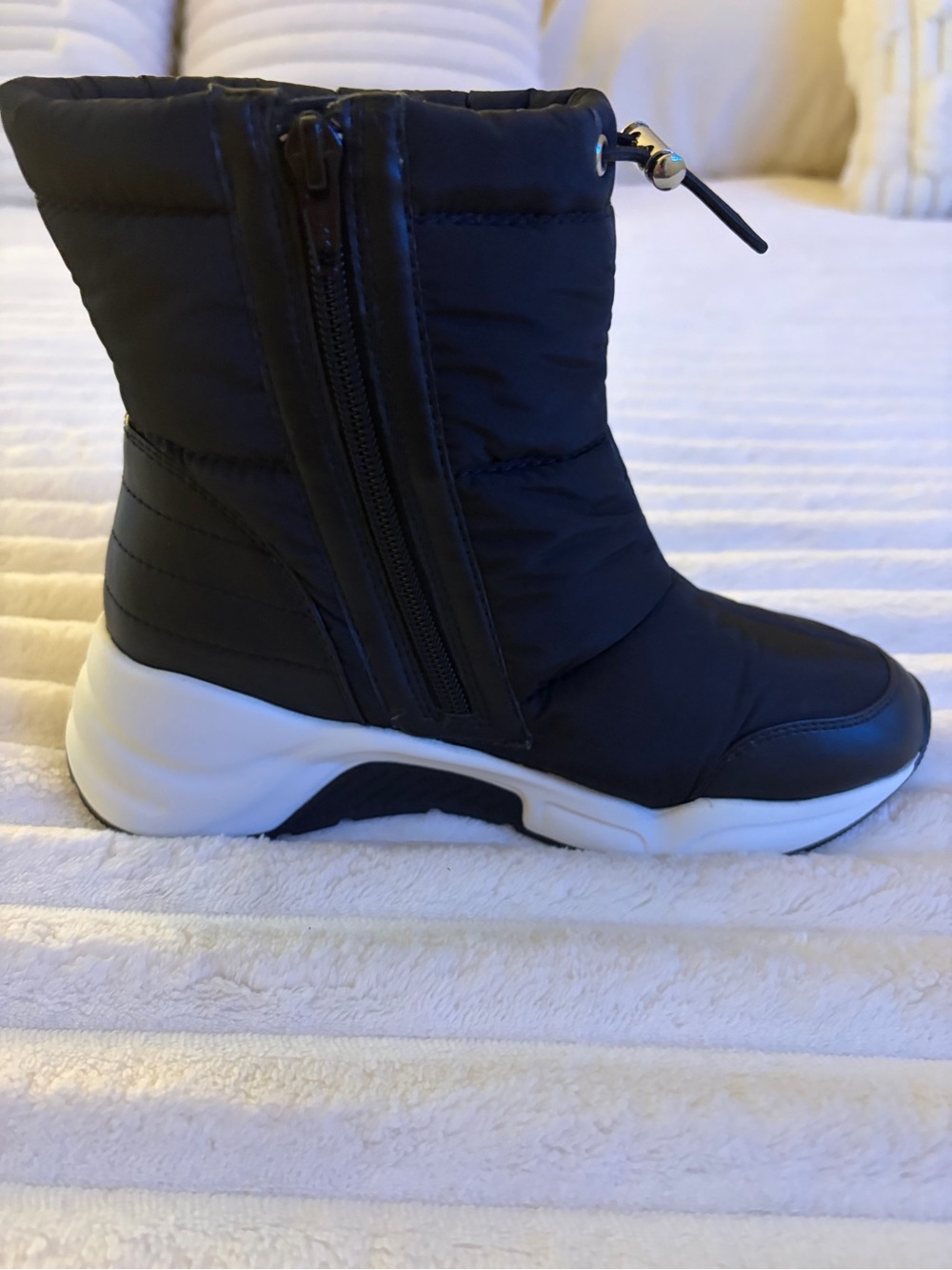 Gilli Black Quilted Zip-Front Winter Boot with White Sole